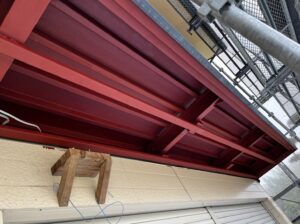 旭川市 車庫の鉄部塗装で錆止めが完了し全体をしっかり保護した状態